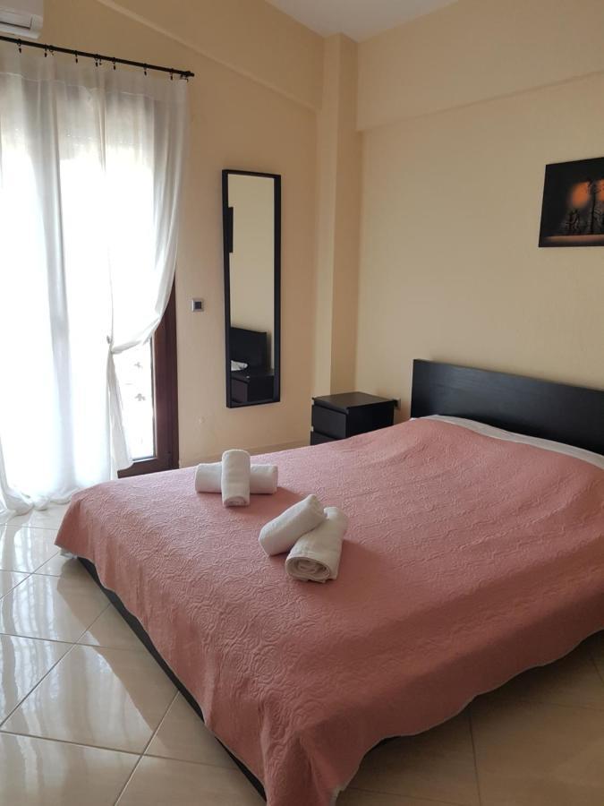 Elani Apartments Siviri Luaran gambar