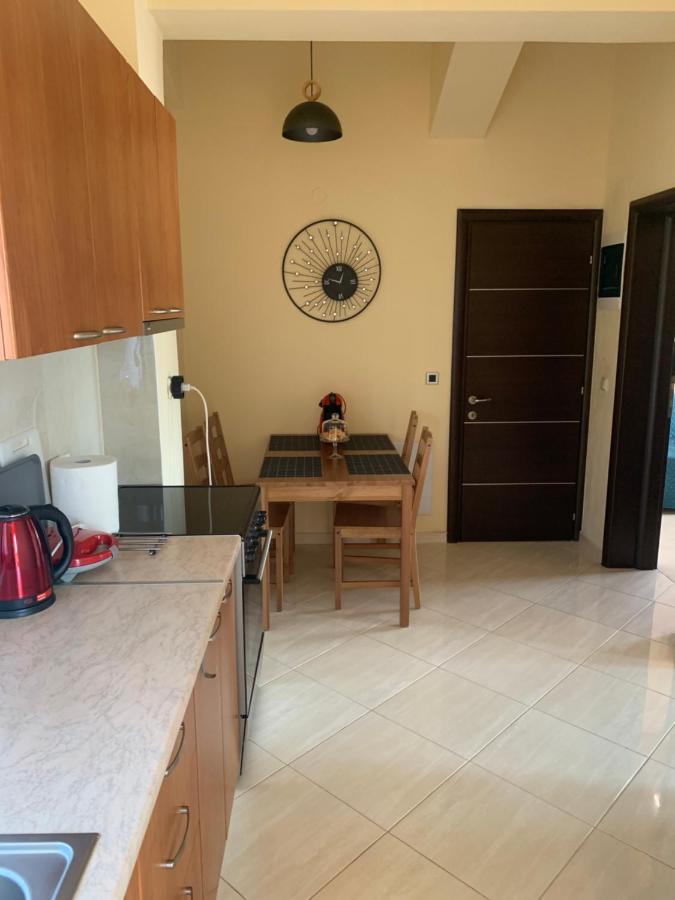 Elani Apartments Siviri Luaran gambar