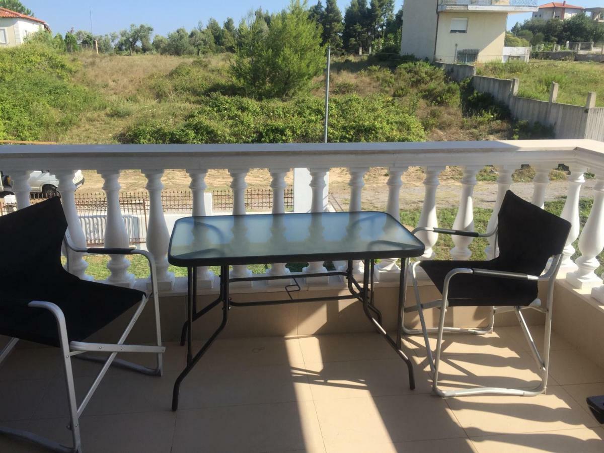 Elani Apartments Siviri Luaran gambar